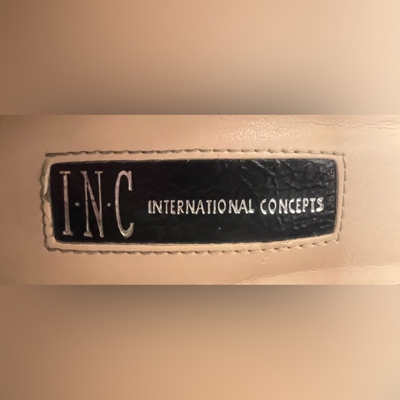 I•N•C International Concepts | ladies Zitah suede heel shoes. Size: 8.5 - Picture 10 of 16